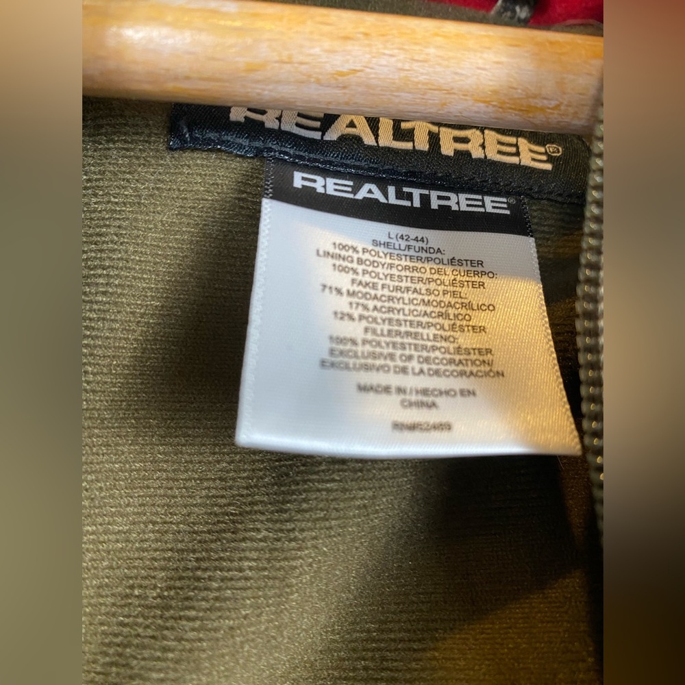 Realtree Olive Green camouflage puffer jacket - Picture 2 of 4
